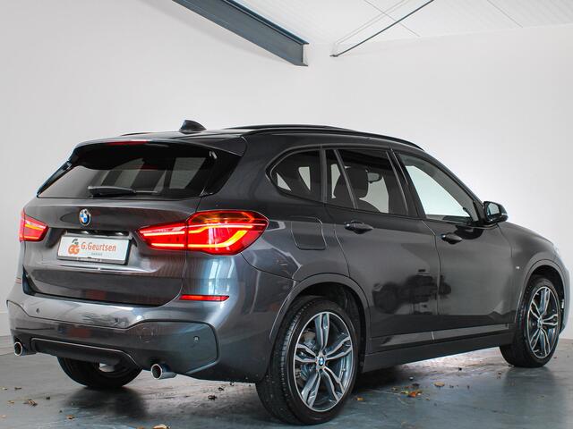 BMW X1 sDrive20i High Executive M-sport, Panoramadak, HUD, Camera, H&K, Memory, Keyless