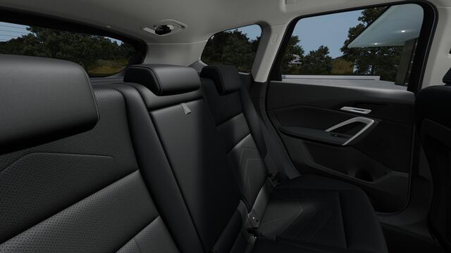 BMW X1 sDrive20i xLine Automaat / Panoramadak / Achteruitrijcamera / Head-Up / Getint glas / Stoelverwarming