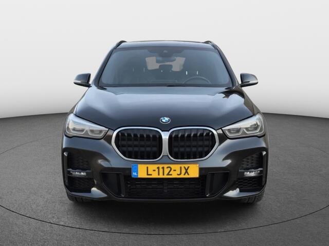 BMW X1 sDrive20i High Executive M-pakket | Panoramadak | Leder