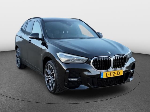 BMW X1 sDrive20i High Executive M-pakket | Panoramadak | Leder