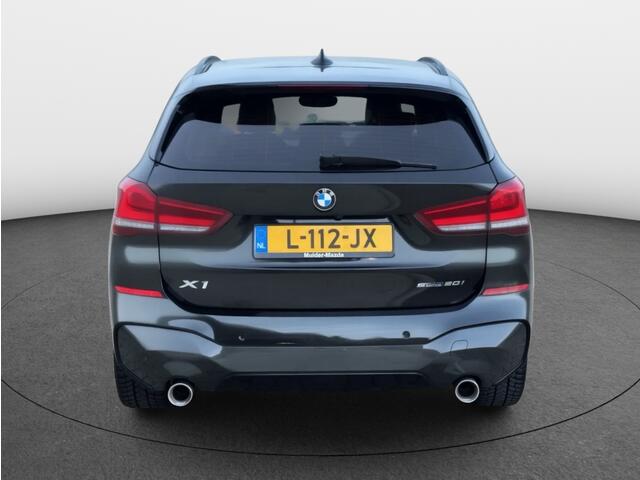 BMW X1 sDrive20i High Executive M-pakket | Panoramadak | Leder