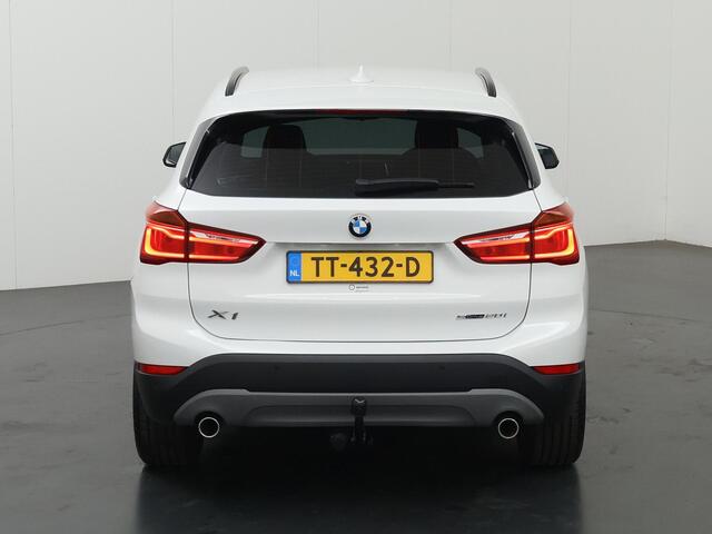 BMW X1 sDrive20i Executive | Trekhaak | LED | Navigatie | 1800kg trekkracht | PDC | Climate Control | Cruise Control | Ele. kofferdeksel |