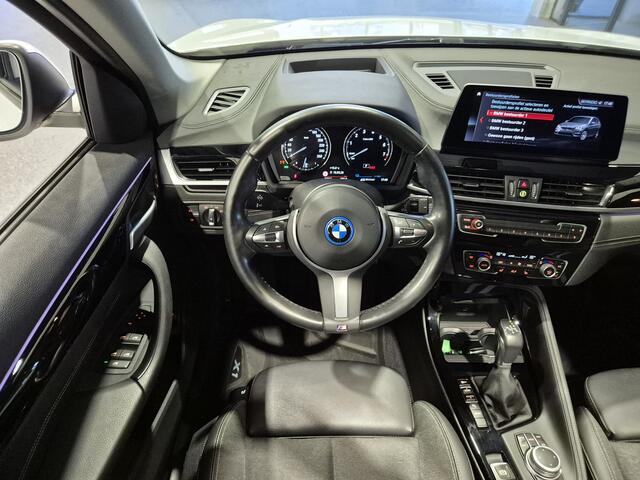 BMW X1 xDrive25e High Executive Sportline | Panorama | Trekhaak | Camera | Carplay