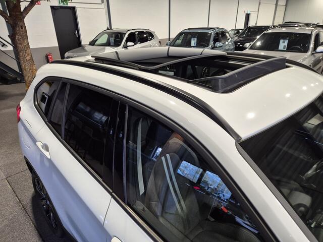 BMW X1 xDrive25e High Executive Sportline | Panorama | Trekhaak | Camera | Carplay