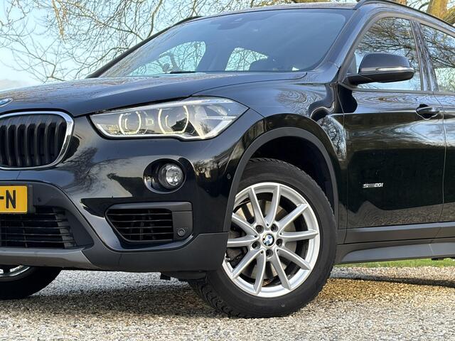 BMW X1 2.0i High Executive Automaat,Leer,Head-Up,Trekhaak