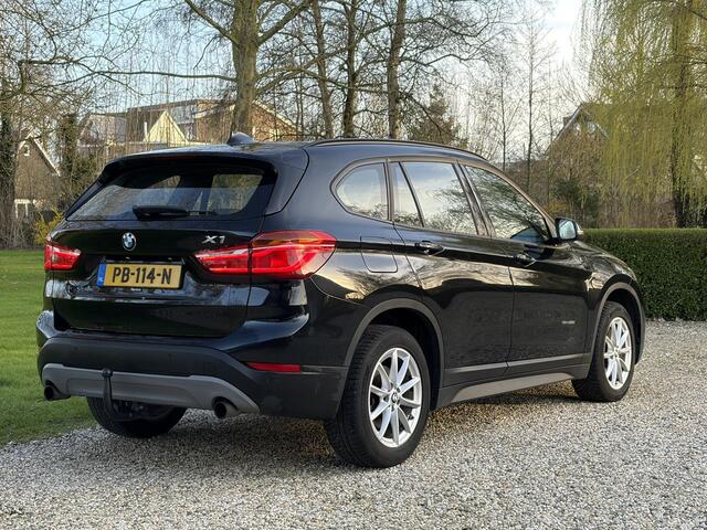 BMW X1 2.0i High Executive Automaat,Leer,Head-Up,Trekhaak