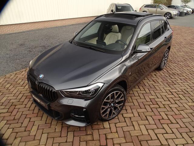 BMW X1 xDrive20i | M-Sport | 4x4 | HUD | Pano | Elektr.St | Camera | Keyless Entry