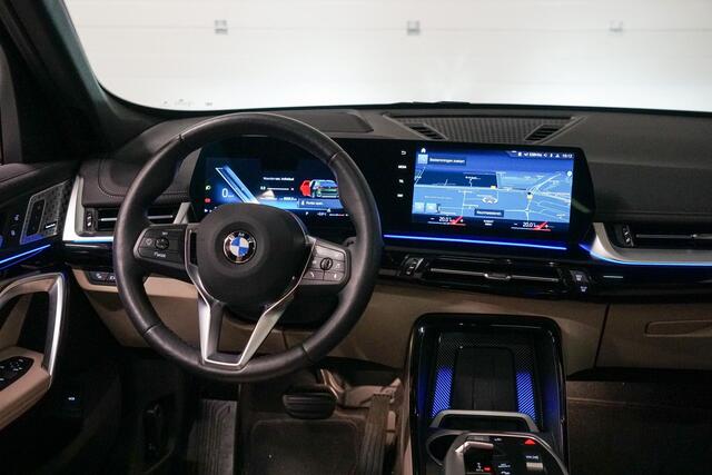 BMW X1 sDrive18i Panoramadak | Harman Kardon | Head Up | Stuurverwarming