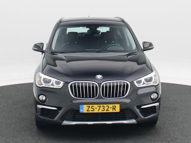 BMW X1 sDrive20i 192 Pk High Executive | Trekhaak | Leder | Cruise Control | Full LED | Stoelverwarming | Navigatie | 18 inch