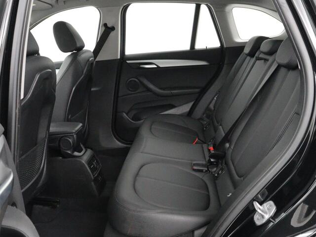 BMW X1 xDrive25e Executive | Panoramadak | Leder | Head-Up | Carplay | Camera | Full LED | Park Assist | Climate control | Navigatie | Cruise control | Bluetooth | PHEV | Plug In