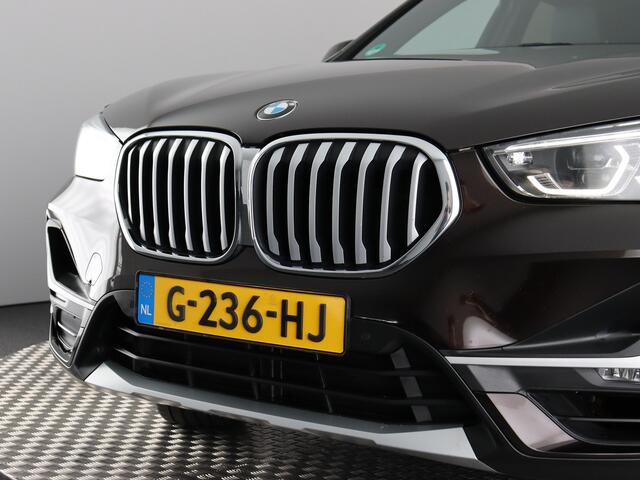 BMW X1 sDrive20i VDL Nedcar Edition (Afn. Trekhaak / Camera / Navi Pro / Head Up / 19'')