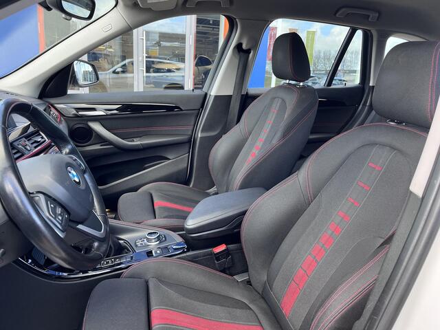 BMW X1 sDrive20i Executive | achteruitrijcamera | trekhaak