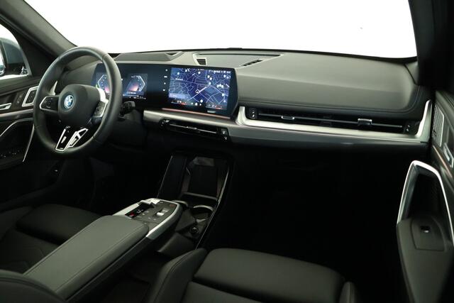 BMW X1 xDrive30e M-Sport / Opendak / Harmankardon / HUD / ACC