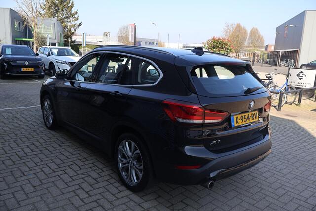 BMW X1 xDrive25e Executive 1e Eigenaar | Dealer Onderh | NAP | BTW | Head-Up | Stoelverwarming | Elek Klep | Navi | Carplay | Keyless | Bots | Cruise | Leer