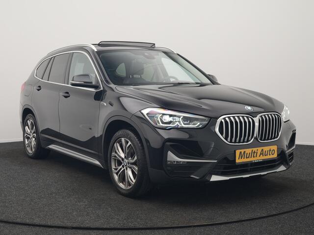 BMW X1 xDrive25e XLine PHEV 221pk Dealer O.H. | Trekhaak Afn. | Panodak | Adaptive Cruise | Camera | Lederen Sportstoelen & Stuur Verwarmd | Keyless | Apple Carplay | Hifi Audio | Navigatie | DAB | 18"L.M | Plug In Hybrid