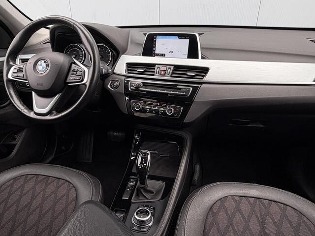 BMW X1 sDrive18i High Executive Automaat Navigatie/Trekhaak/LED.