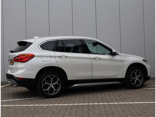 BMW X1 xDrive20d High Executive | Keyless | LED | Stoelverwarming