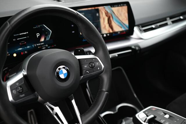 BMW X1 sDrive18i M Sport Automaat / Panoramadak / Sportstoelen / M Adaptief onderstel / Achteruitrijcamera