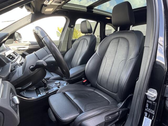 BMW X1 sDrive20i High Executive 192pk/141kW Automaat | Panodak | Afneembare trekhaak | Vol leder | Camera | Elektr. achterklep | Head-Up display | etc. etc.