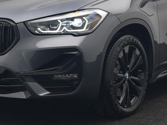 BMW X1 xDrive25e Sportline PHEV 221pk Dealer O.H. | Camera | Sportstoelen Verwarmd | Sfeerverlichting | Keyless | Navigatie | Cruise Control | DAB | Plug In Hybrid |