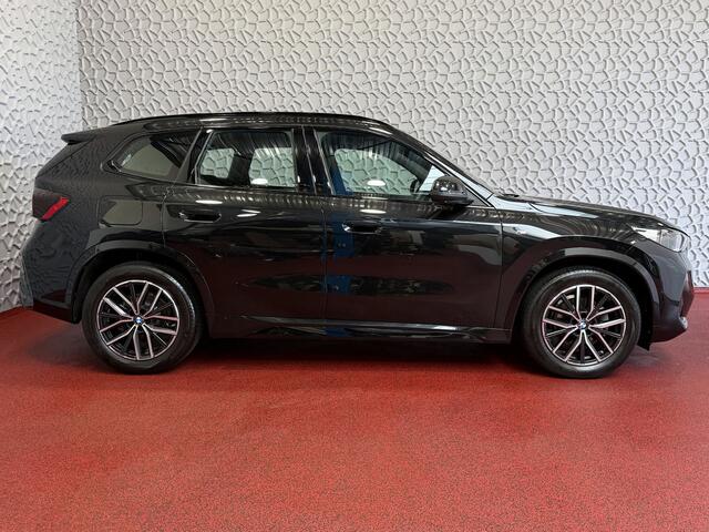 BMW X1 SDRIVE M-SPORT SHADOW LINE NAVI LED ELEK.KLEP CRUISE LEER/ALCANTARA CAMERA M-SPORT INTERIEUR / EXTERIEUR ? Top Auto's. Al 30 Jaar uw Bmw Specialist in , BMW M / M Sport / PHEV / HEV / Hybrid / Mhev / 25e / 30e / xDrive25e // xDrive30e / sDrive18i / sDriv
