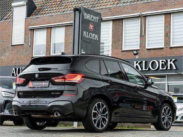 BMW X1 xDrive20i High Exe M-Sport PANO 19 INCH HARMAN KARDON HUD CAMERA SHADOW