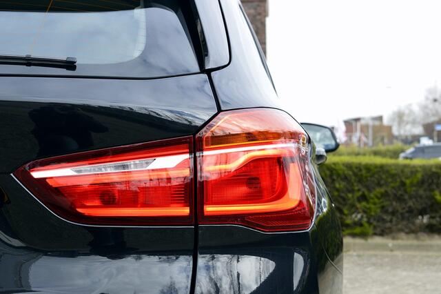 BMW X1 sDrive18i High Executive Rijklaarprijs-Garantie Panoramadak Leder interieur Led Navigatie Head-up