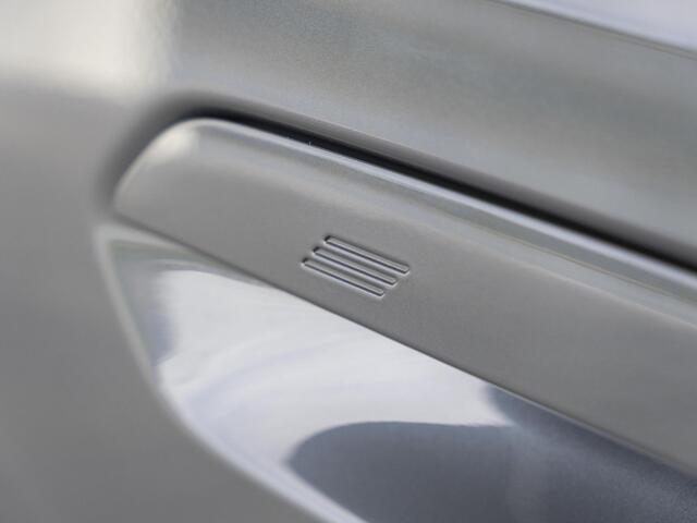 BMW X1 sDrive18i | M Sportpakket | Innovation Pack | Stuurwielrand verwarmd | Comfort Access | Panoramadak | Head-Up Display | Harman-Kardon | 19''