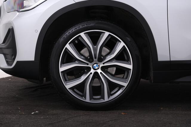 BMW X1 sDrive18d High Executive Automaat, Panorama dak, Navigatie