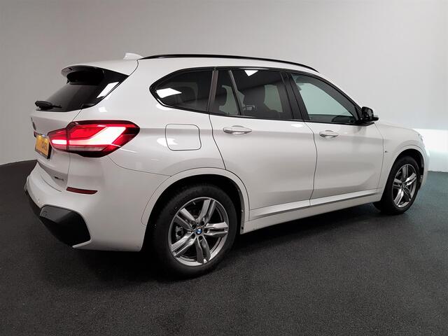BMW X1 sDrive18i Automaat M-Sport Executive | Lederen Bekleding | Navigatie | Climate Control | Camera | Parkeer Sensoren | Lichtmetalen velgen | Cruise Control