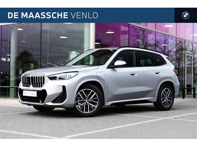 BMW X1 xDrive25e M Sport Automaat / Sportstoelen / M Adaptief onderstel / Comfort Access / Achteruitrijcamera / Adaptieve LED / Stoelverwarming