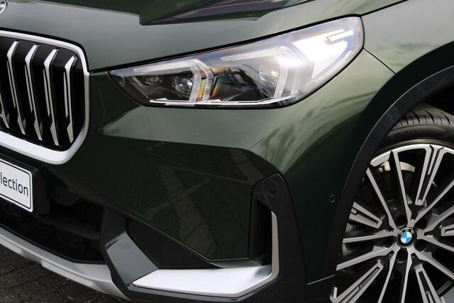 BMW X1 sDrive20i High Executive xLine Automaat / Trekhaak / Panoramadak / Sportstoelen / Adaptieve LED / Head-Up / Harman-Kardon /