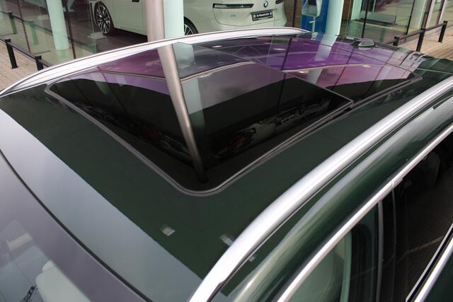 BMW X1 sDrive20i High Executive xLine Automaat / Trekhaak / Panoramadak / Sportstoelen / Adaptieve LED / Head-Up / Harman-Kardon /