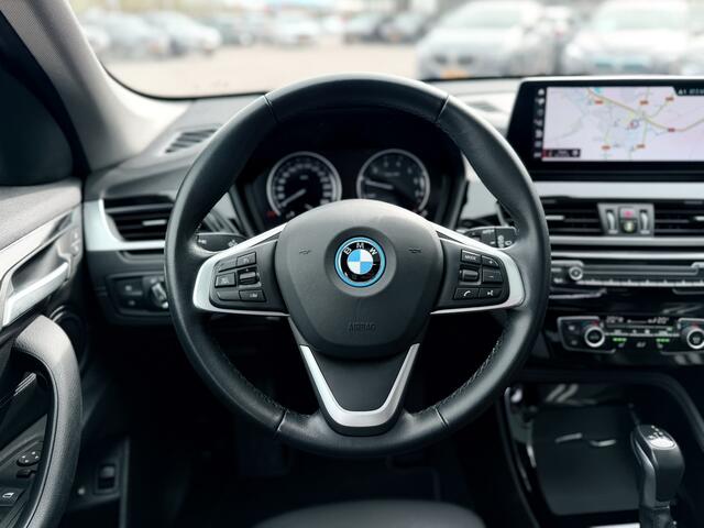 BMW X1 xDrive25e Executive Sport Line Panoramadak Navi Plus Head-Up Display Achteruitrijcamera LED Stoelverwarming