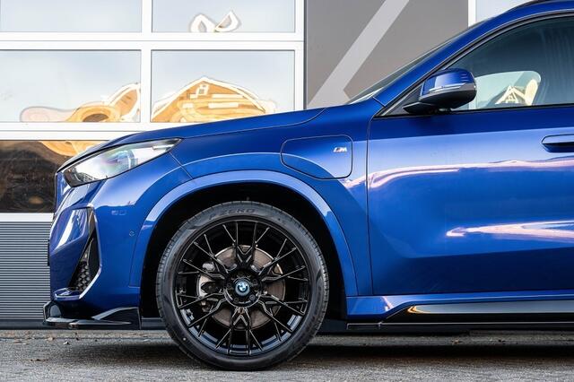 BMW X1 xDrive30e M Sport | Maxton | Trekhaak | Driving Ass. Plus | Comfort Access | Adaptief M onderstel | Sportstoelen | 20 Inch |