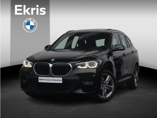 BMW X1 sDrive20i High Executive Edition M Sportpakket / Glazen Panoramadak / Stoelverwarming / Parkeersensoren voor en achter / Head-Up Display / Climate Control / Cruise Control