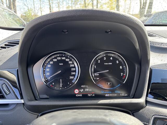 BMW X1 xDrive25e Executive LED Carplay Achteruitrijcamera Trekhaak Stoelverwarming DAB