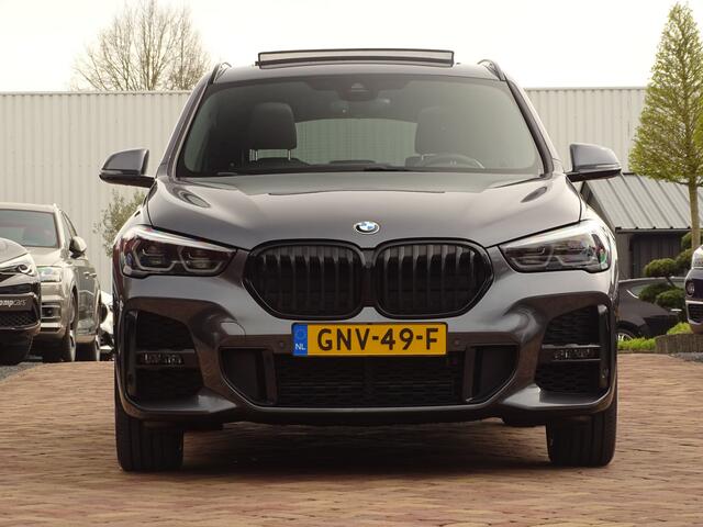 BMW X1 xDrive20i M-Sport | 4WD | Head-up | 19inch! | Keyless| Pano | Trekhaak! 192PK | Flippers