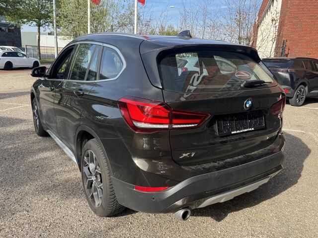 BMW X1 sDrive18i High Executive Xline // DEALER ONDERHOUDEN!! // CAMERA // NAVI // CLIMA // CRUISE // LED //