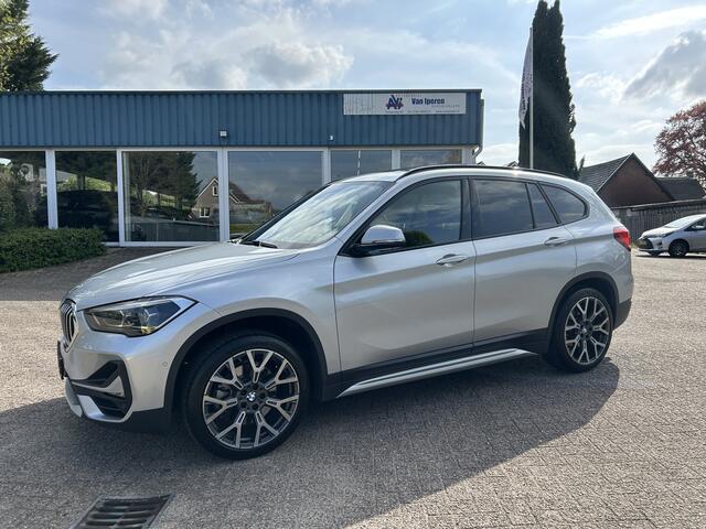 BMW X1 sDrive20i VDL Nedcar Edition,Pano dak,head-up Trekhaak