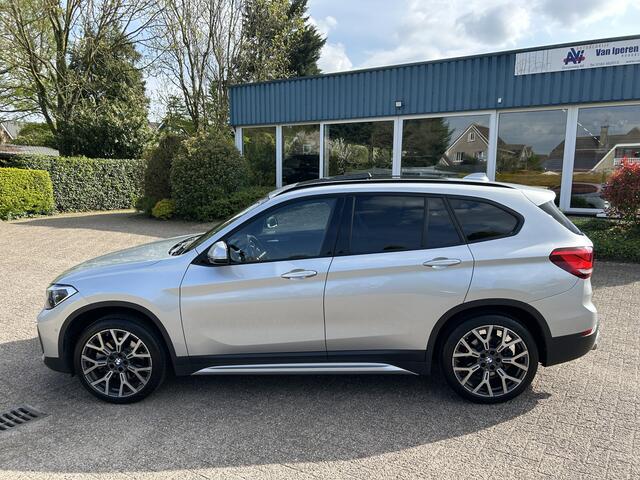 BMW X1 sDrive20i VDL Nedcar Edition,Pano dak,head-up Trekhaak
