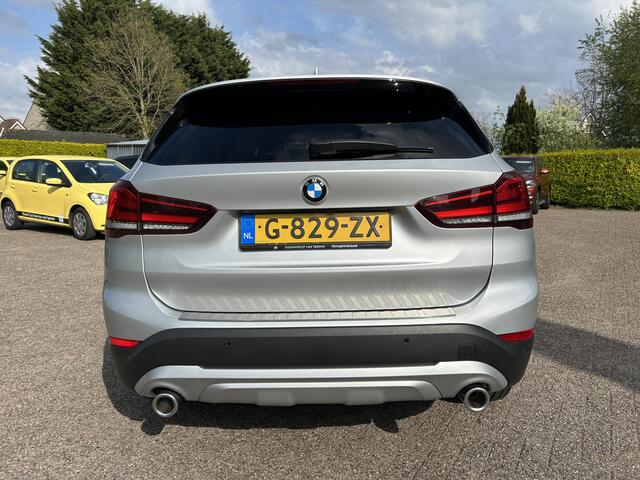 BMW X1 sDrive20i VDL Nedcar Edition,Pano dak,head-up Trekhaak