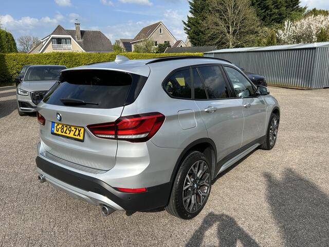BMW X1 sDrive20i VDL Nedcar Edition,Pano dak,head-up Trekhaak