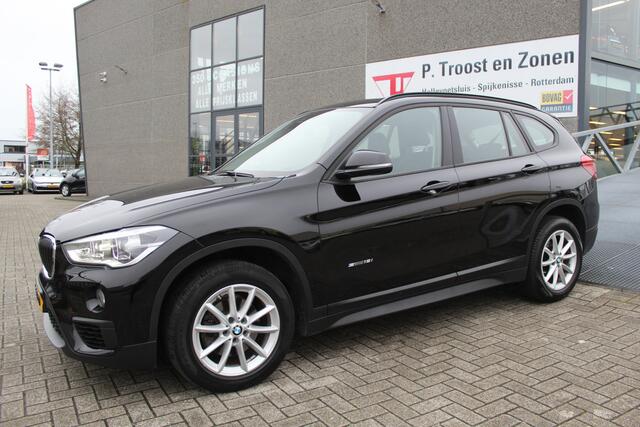 BMW X1 sDrive18i Executive Automaat | Panoramadak | Lederen bekleding | Cruise control | Climate control | Stoelverwarming | Navgatie | Nederlands geleverd