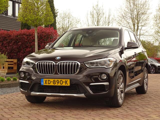 BMW X1 sDrive20i X-line | Head-Up | Stuurverwarming! | Stoelverw | Nav | Leer | Camera!