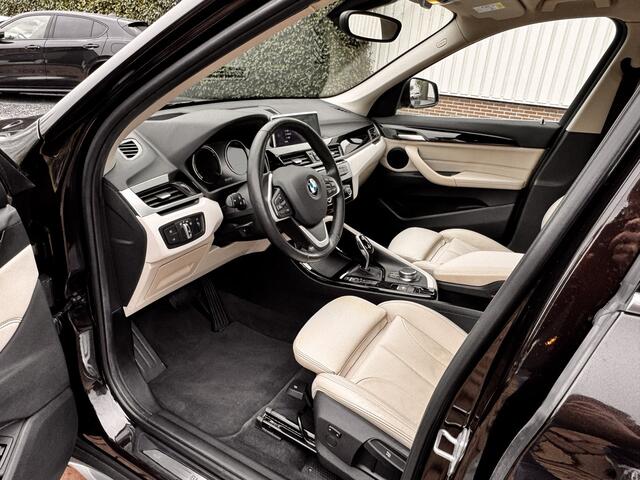 BMW X1 sDrive20i X-line | Head-Up | Stuurverwarming! | Stoelverw | Nav | Leer | Camera!