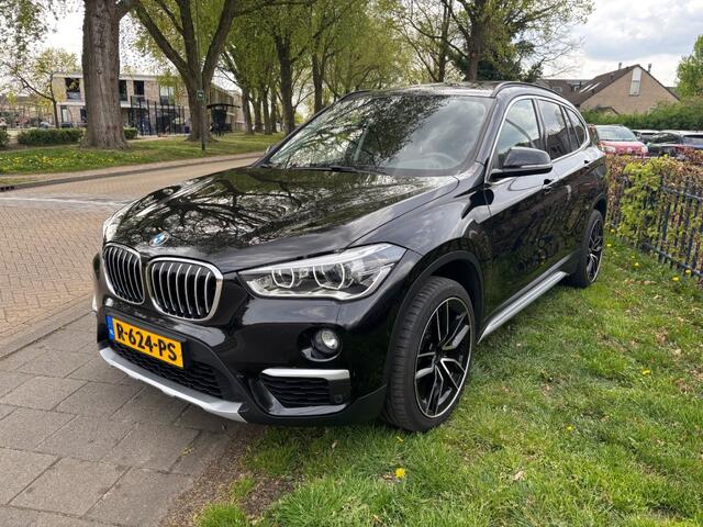 BMW X1 1.8 High Line ,X Line ,Panoramadak,Afn.Trekhaak,Leder,Led koplampen