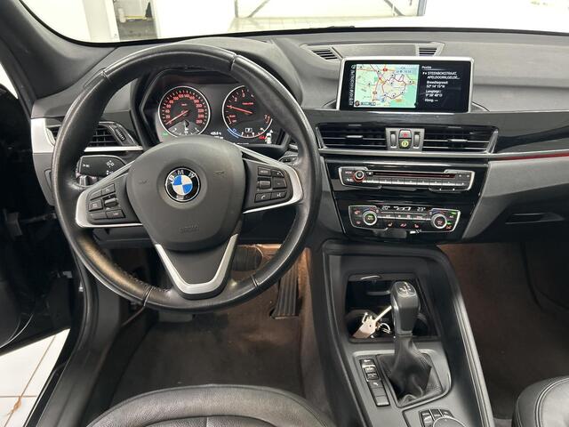 BMW X1 sDrive20i High Executive NAVIGATIE | PANORAMADAK | ACHTERUITRIJCAMERA | LEDEREN BEKLEDING