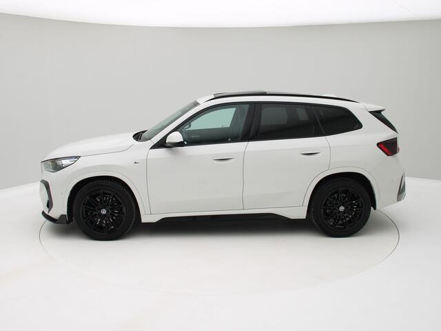 BMW X1 sDrive18i M Sport Nieuwe type! / Panorama / Leder / HarmanKardon / Luxe!