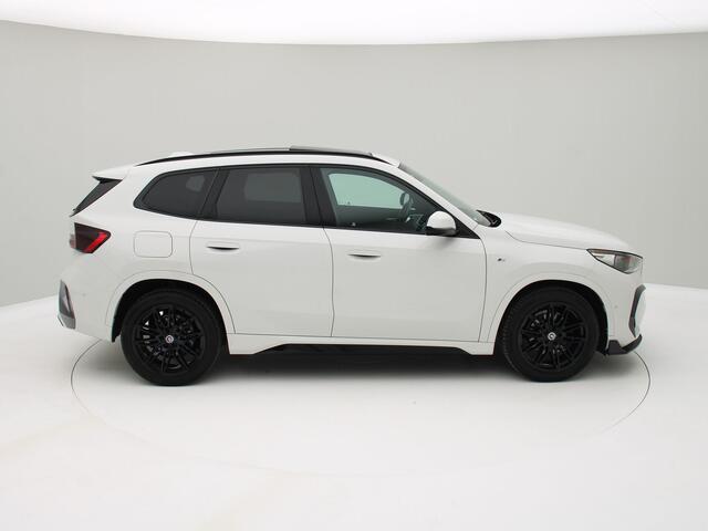 BMW X1 sDrive18i M Sport Nieuwe type! / Panorama / Leder / HarmanKardon / Luxe!